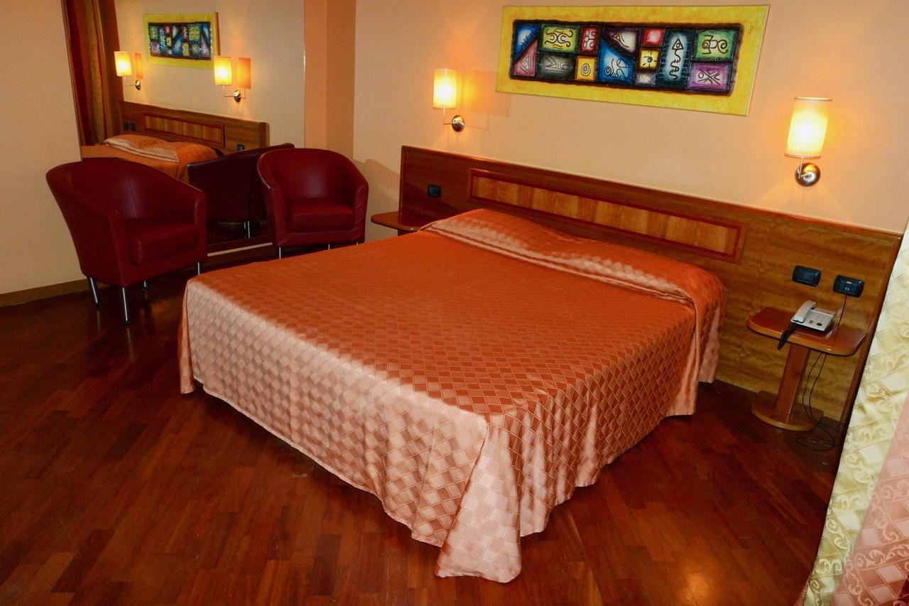 Hotel Air Bag โลดิ ภายนอก รูปภาพ